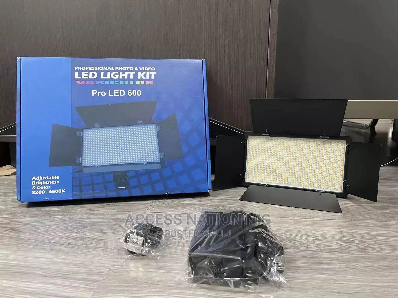Pro Led 600 Professional Photo and Video Led Light Kit