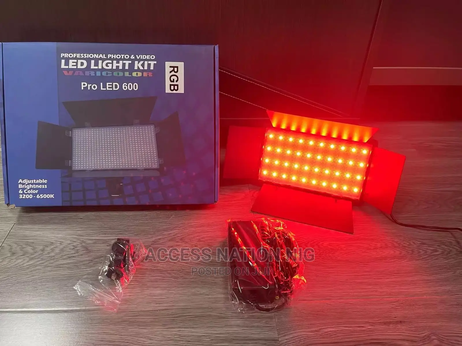 Pro Led 600 Professional Photo and Video Led Light Kit