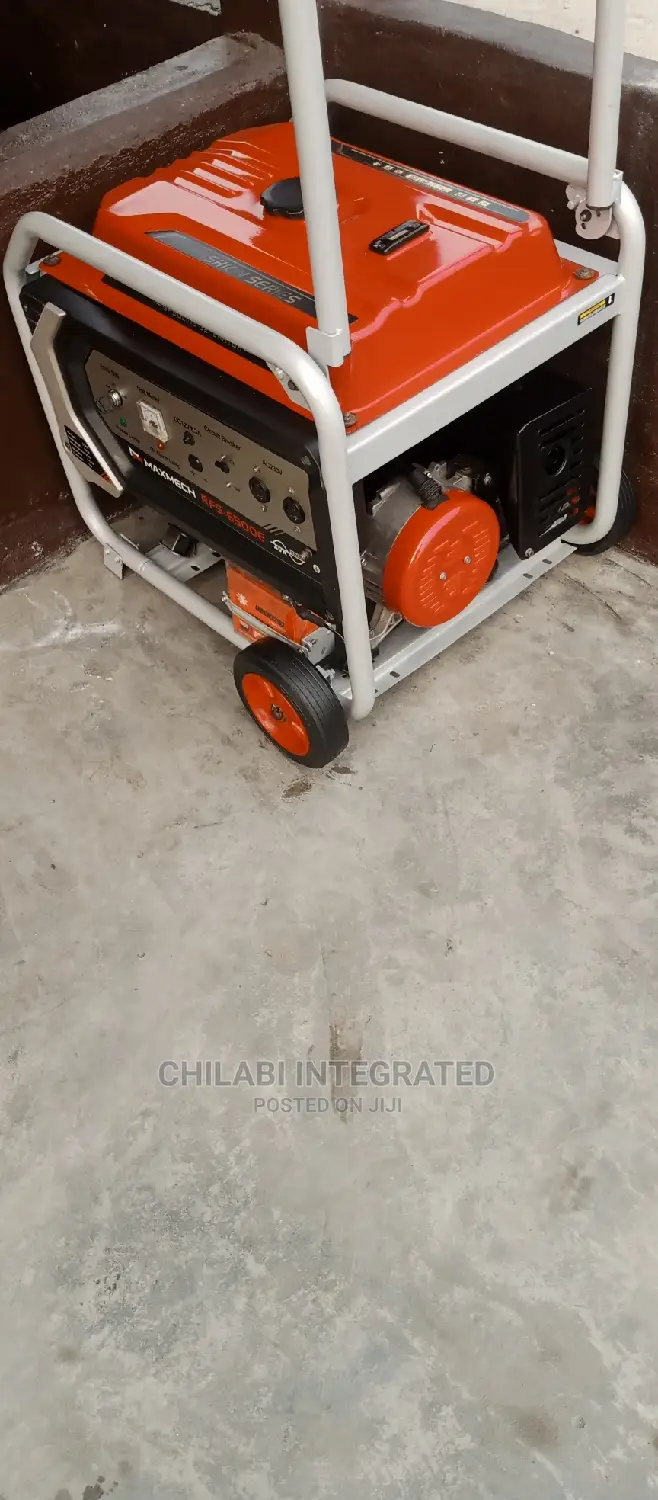 1 Month Old Very New 6KVA MAXMECH 6500E Key Start Generator