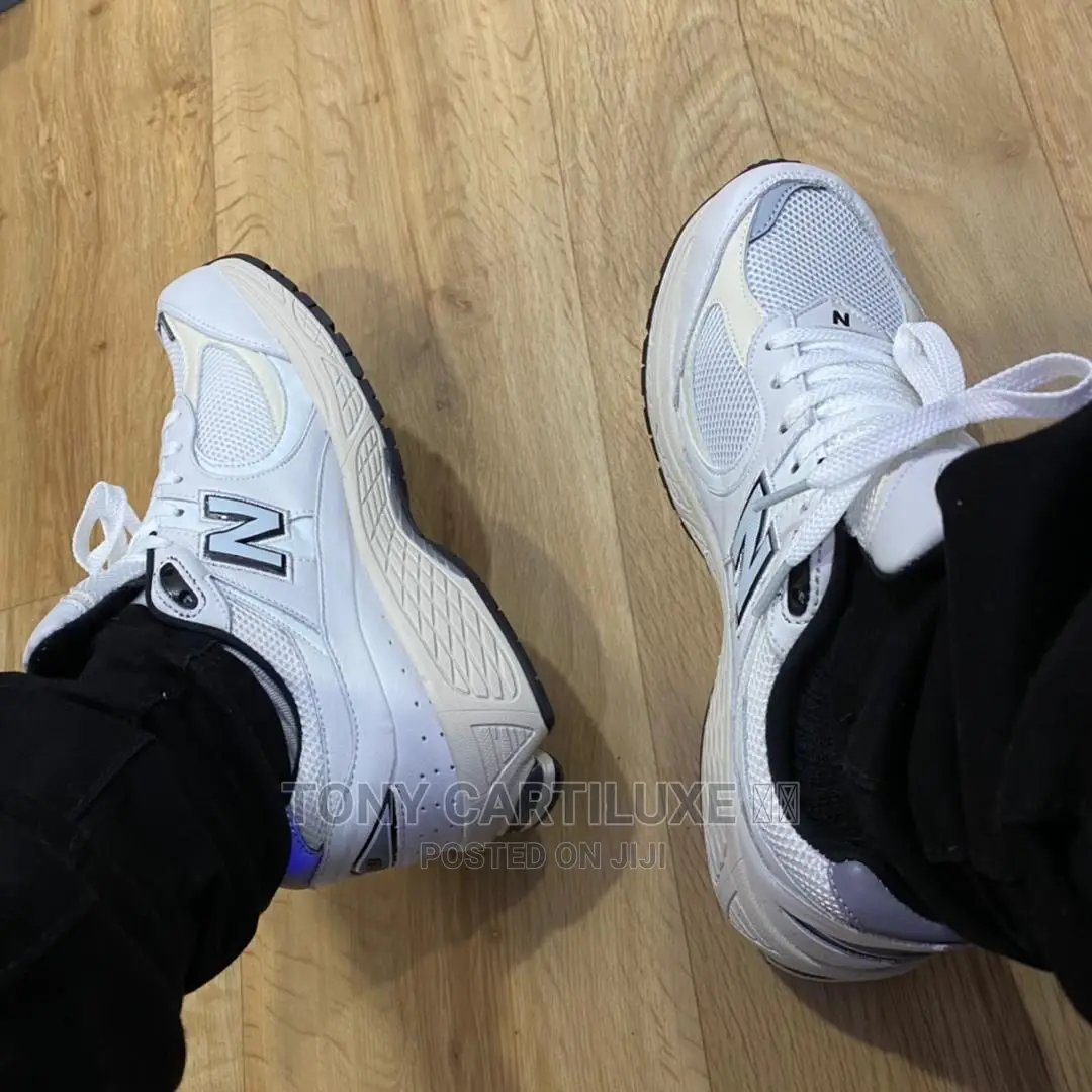 New Balance ML2002R Sneakers,