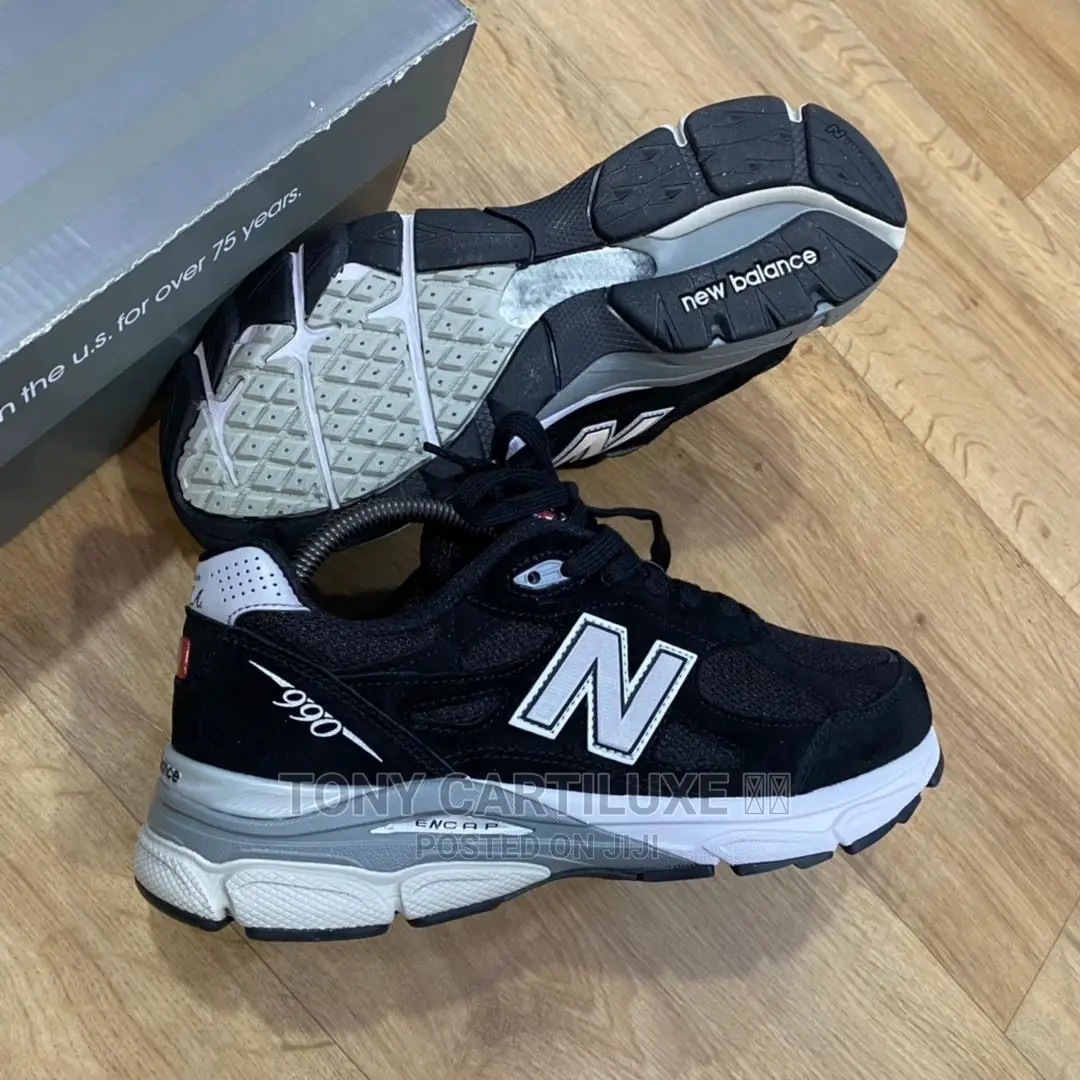 - New Balance 990V3 Sneakers