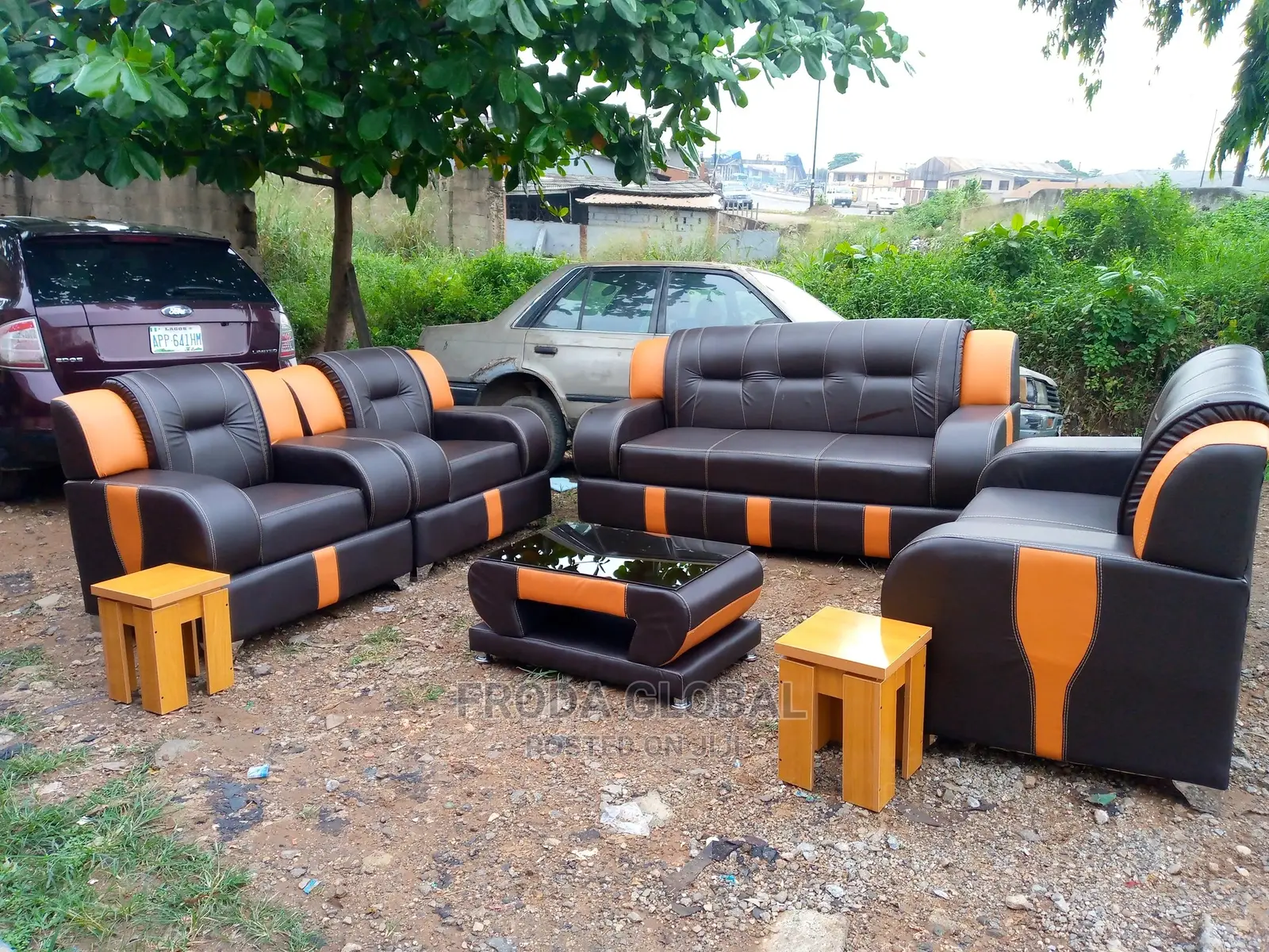 Quality Leather Couch.: 7 Seaters Sofa Chairs, Table. Pbll07