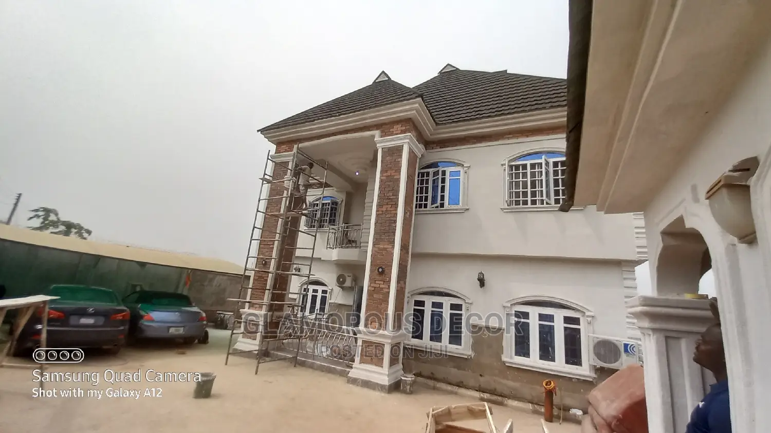 PROFFESIONAL HOUSE PAINTINGS/Wall Screeding