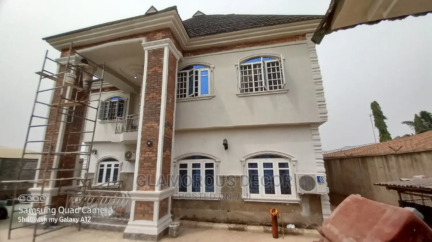 PROFFESIONAL HOUSE PAINTINGS/Wall Screeding