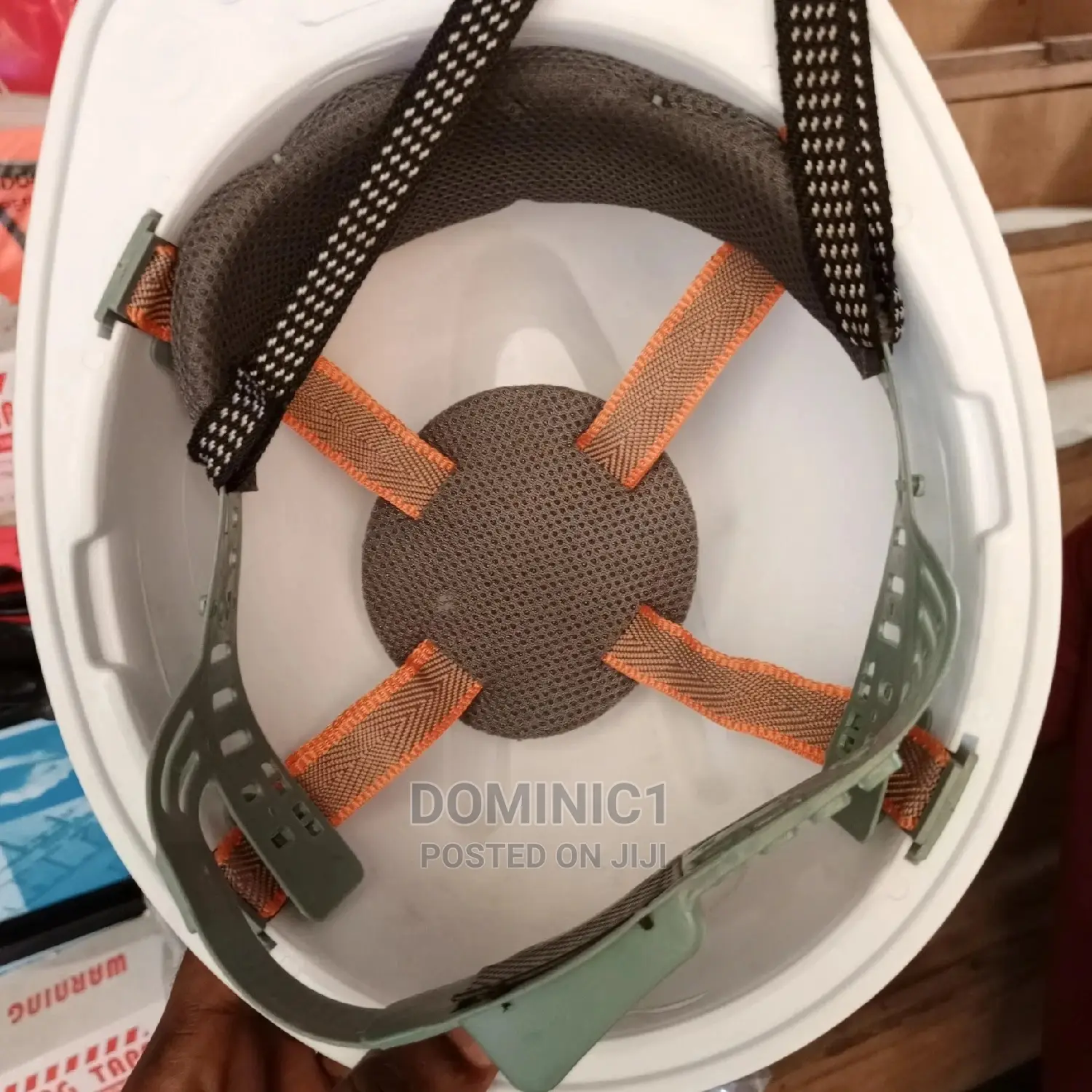 V Guide Helmet