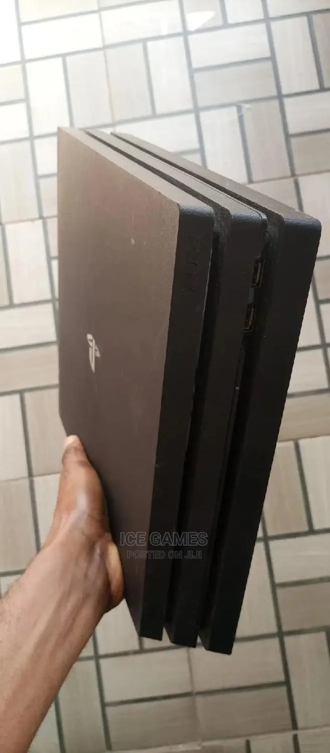 Ps4 Pro 1tb With 1 Controller and 11 Games Installed