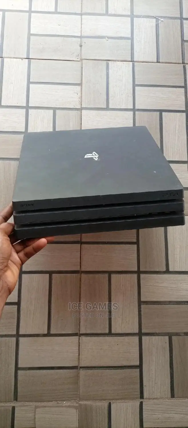 Ps4 Pro 1tb With 1 Controller and 11 Games Installed