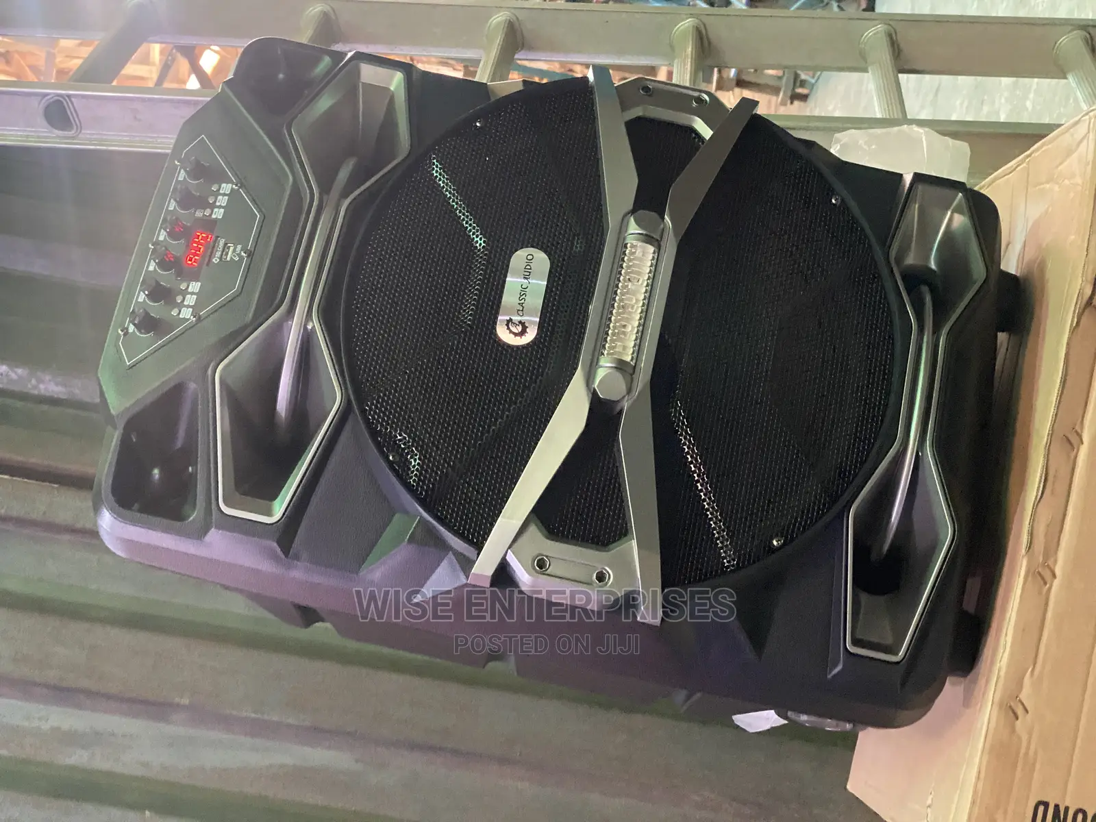 15 Inches Rechargeable Speaker