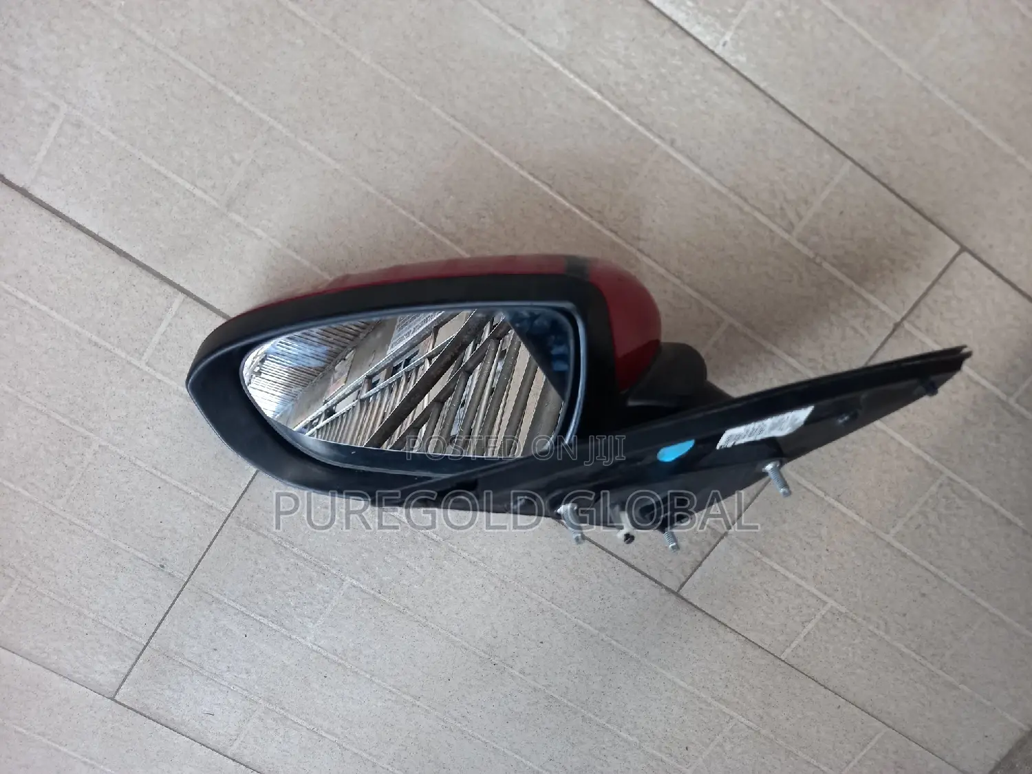 Your Car Side Mirror Dey Here