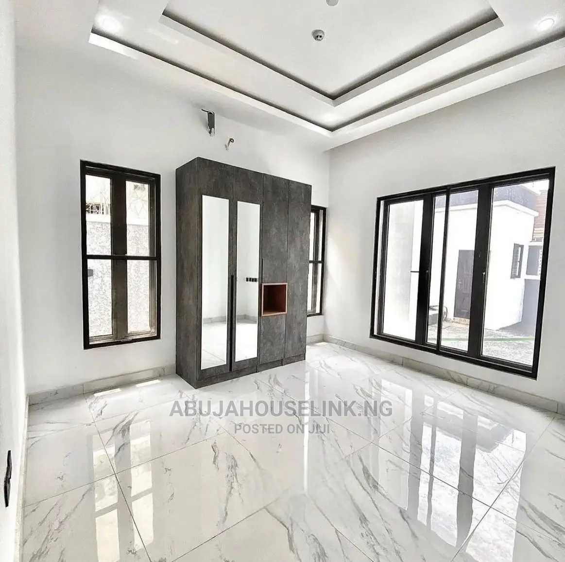 6bdrm Duplex in Apo Resettlement for sale