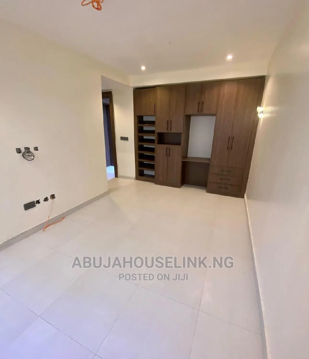5bdrm Duplex in Guzape Abuja for sale