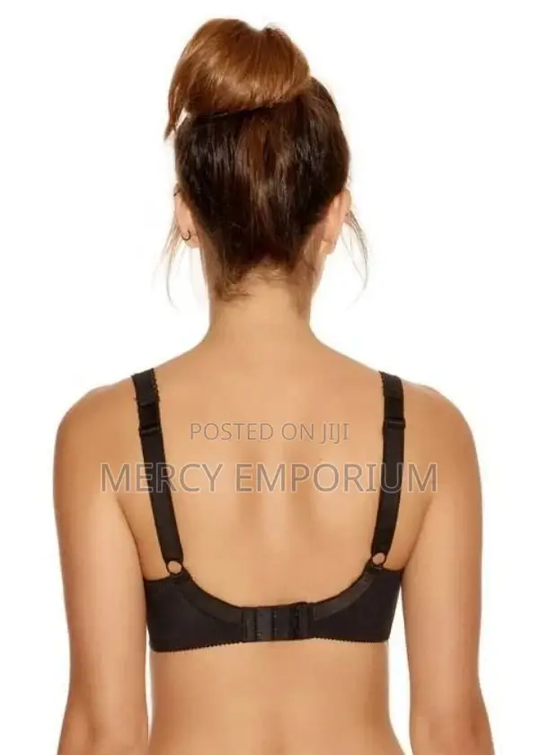 Size 40E Smooth Black Bra. Non Padded Black Bra. No Foam Bra