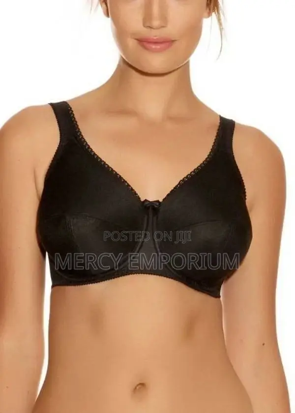 Size 40E Smooth Black Bra. Non Padded Black Bra. No Foam Bra