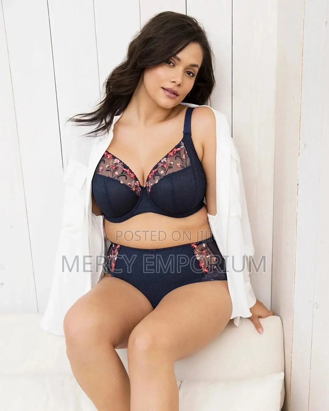 Full Cup Big Size Bra. Bra Size 42H , 44G, 44F