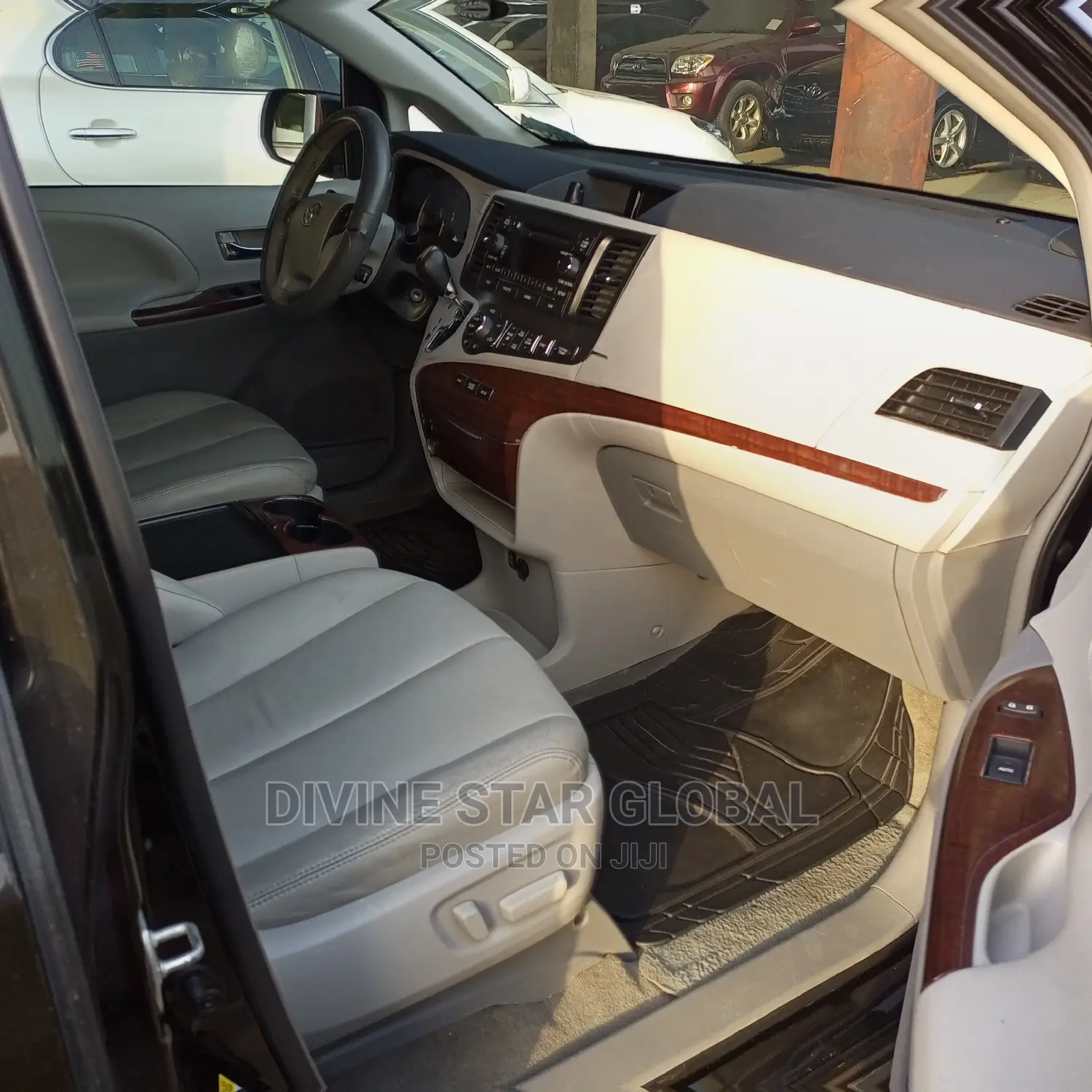 Toyota Sienna 2013 Black