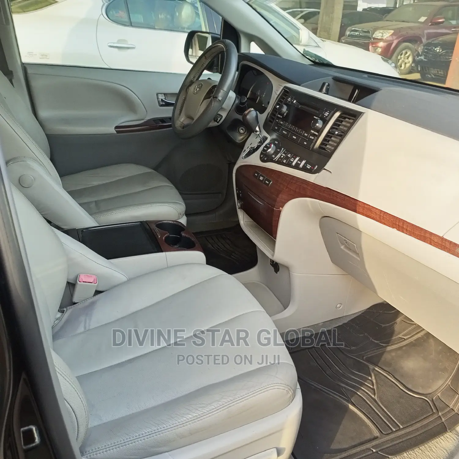 Toyota Sienna 2013 Black