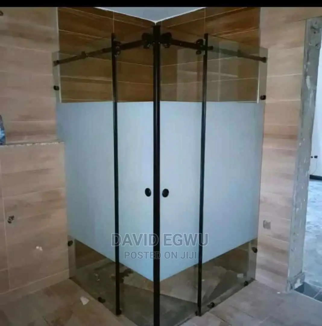 Bathroom Glass Cubicle