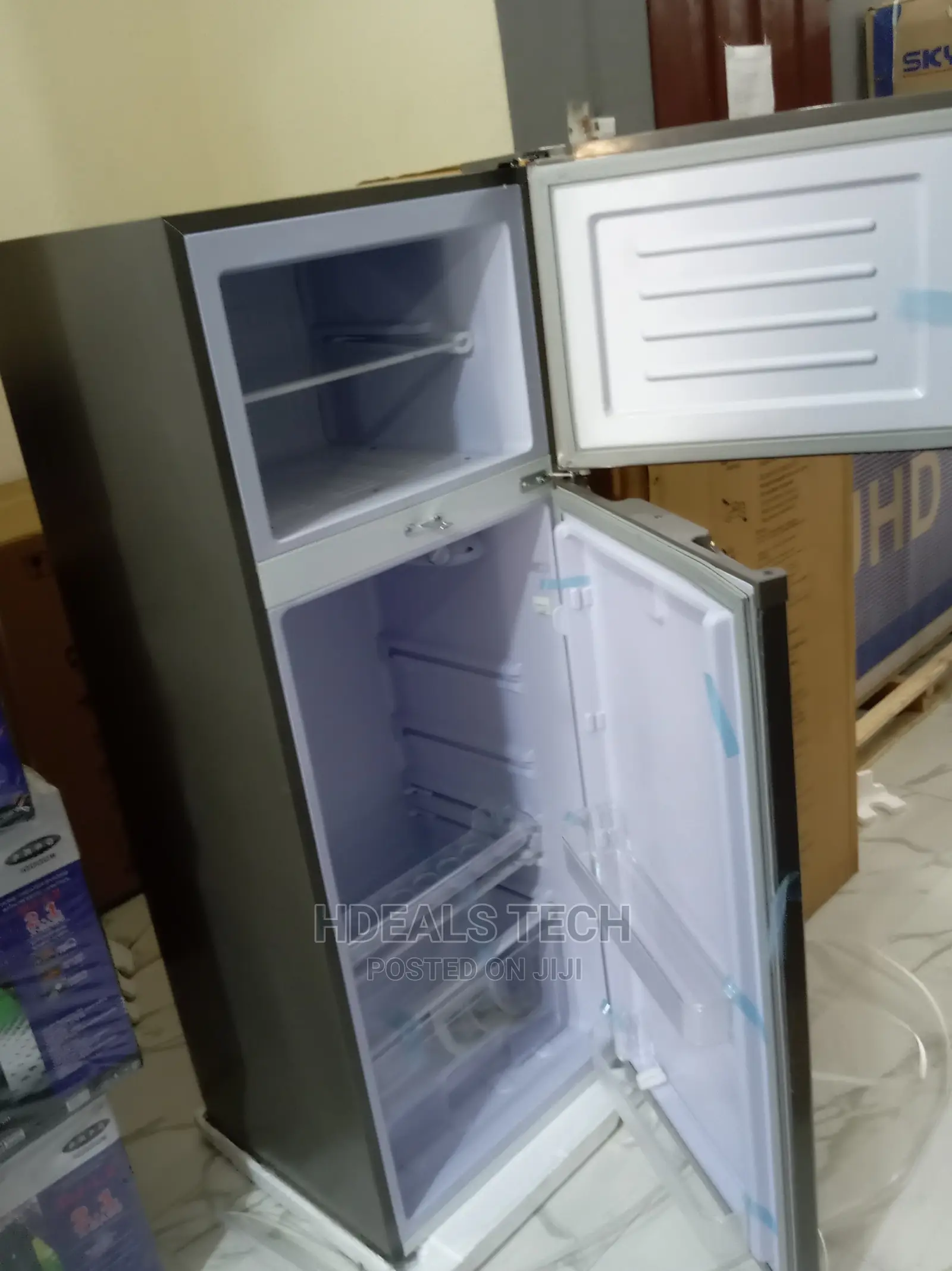 LG Standing Double Door Refrigerator. Top Freezer.