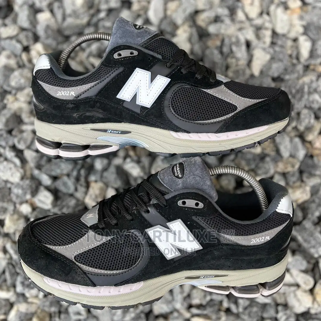 New Balance 2002R * *“Black/Dark Grey/White”*