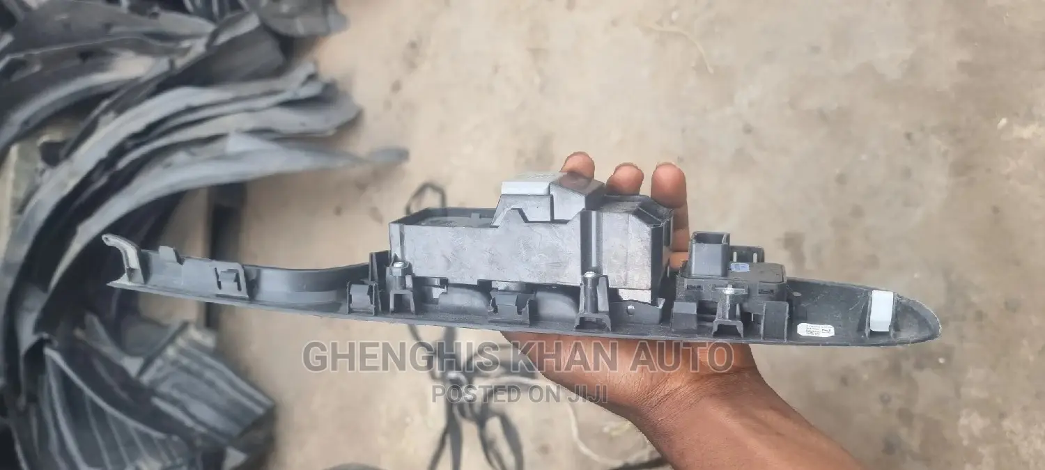 Pressing Button 2013-2016 Honda Accord