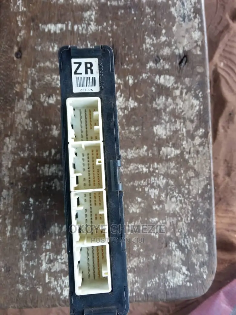 Toyota Camry Plastic ZR Brain Box 2AZ Engine