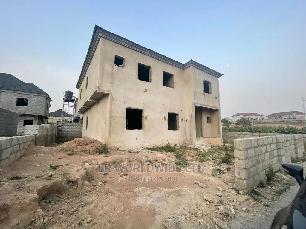 4bdrm Duplex in Idu for sale