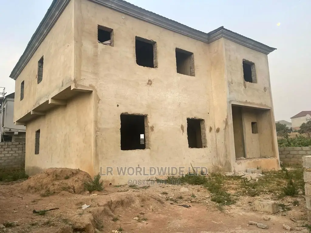 4bdrm Duplex in Idu for sale