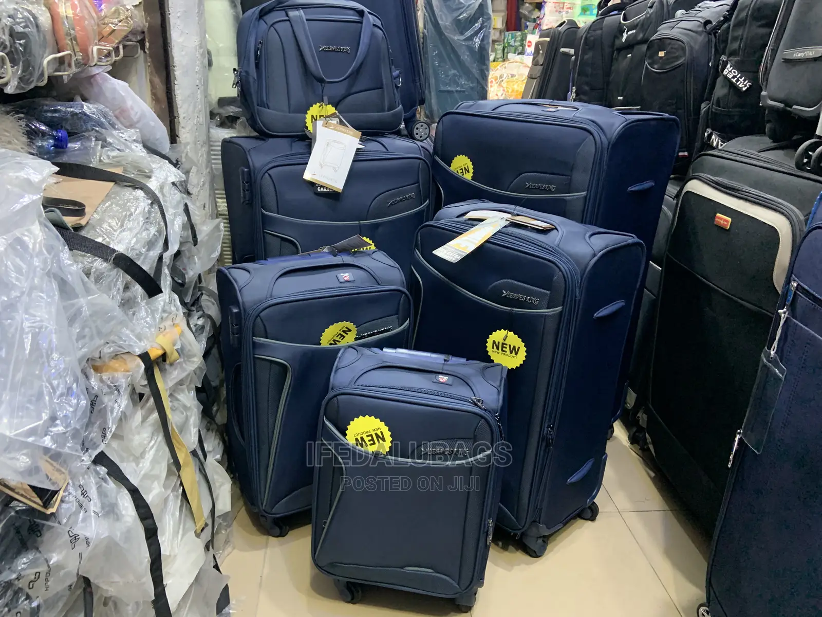 Set of Imported Leaves King Traveling Luggage With 5 Tyres