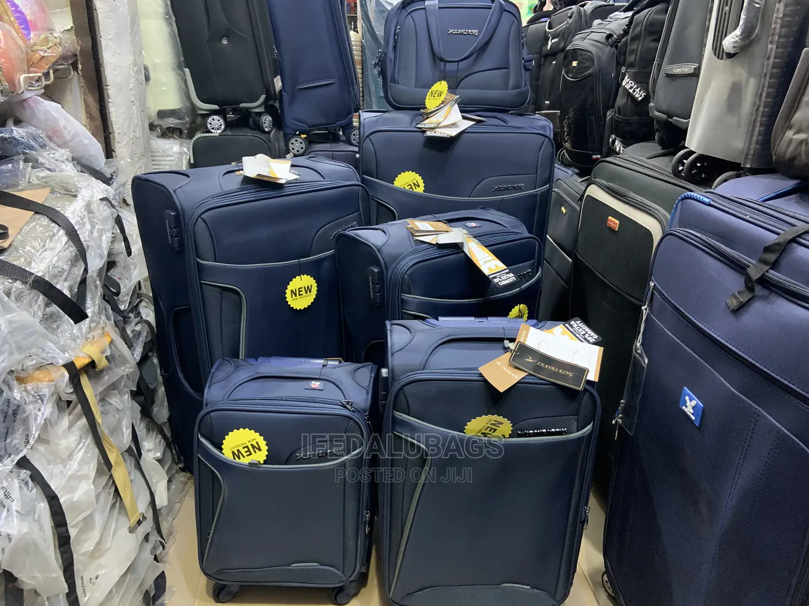 Set of Imported Leaves King Traveling Luggage With 5 Tyres