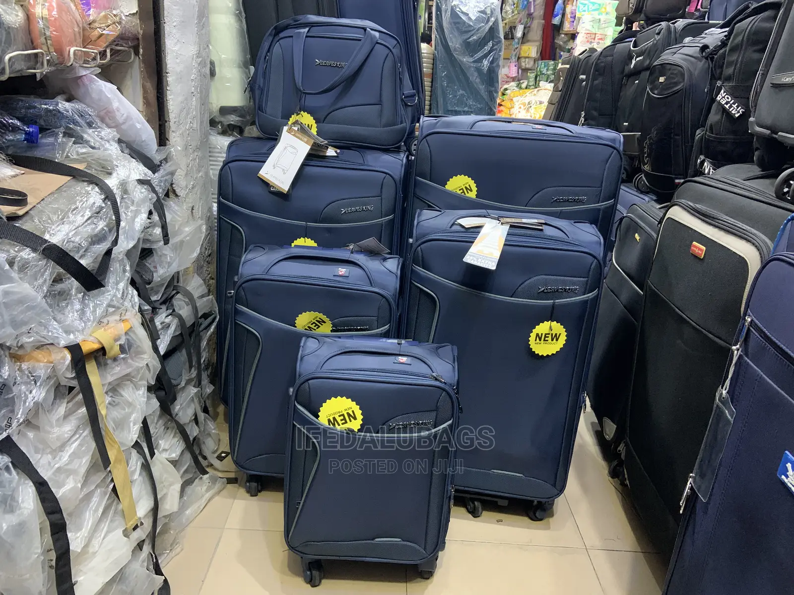 Set of Imported Leaves King Traveling Luggage With 5 Tyres
