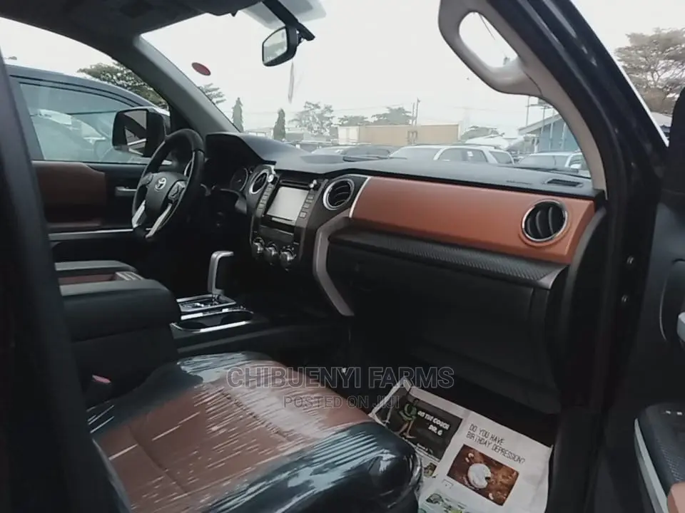 Toyota Tundra 2017 Black