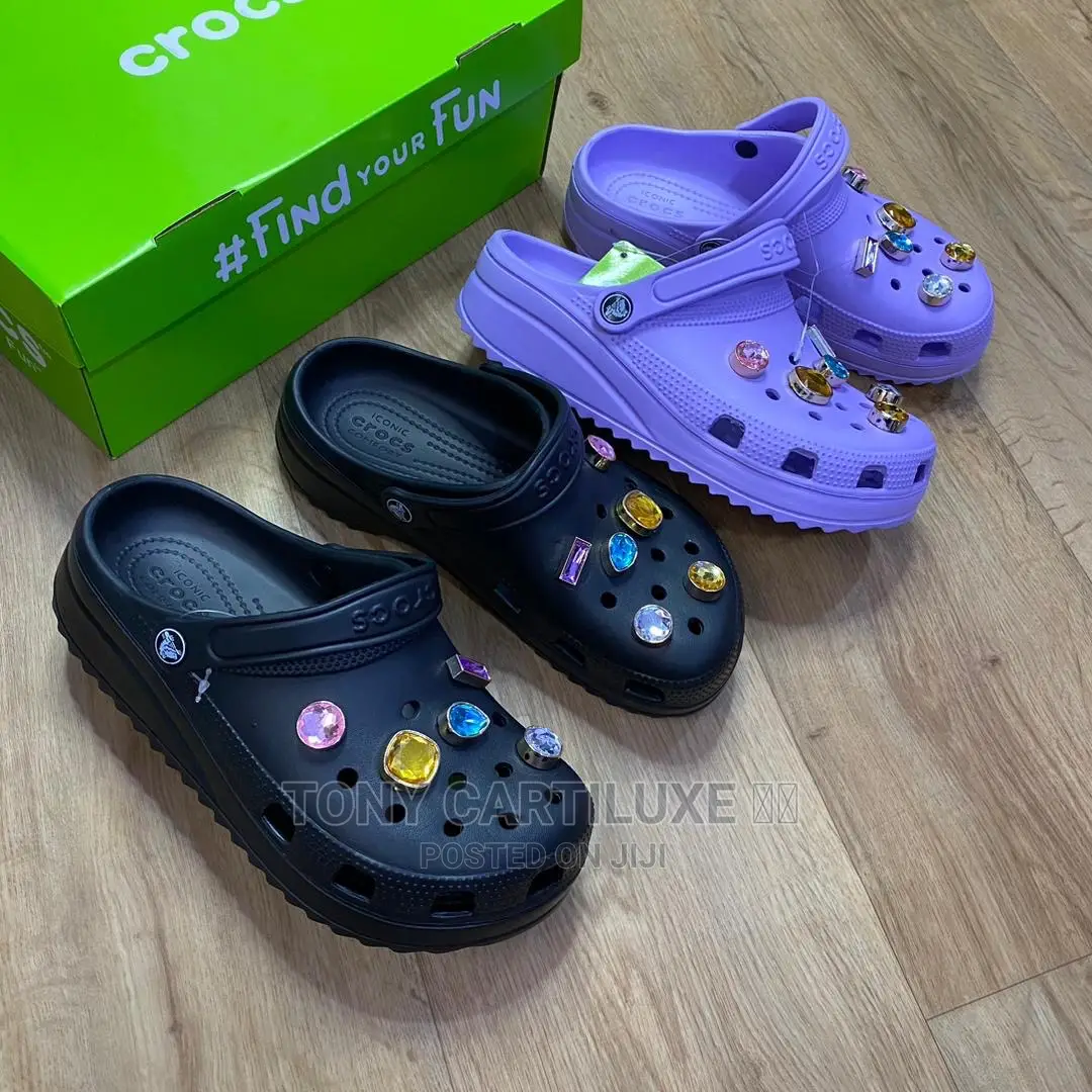 [*New*]- Wms Iconic Comfort Crocs*