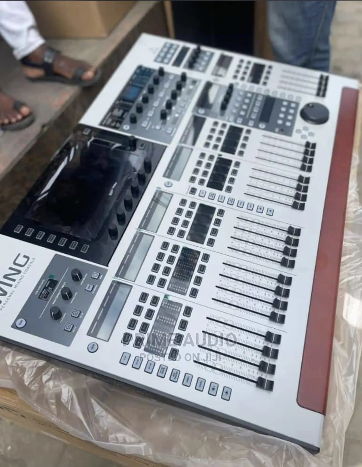 Behringer Wing 48-channel, 28-bus Full Stereo Digital Mixer