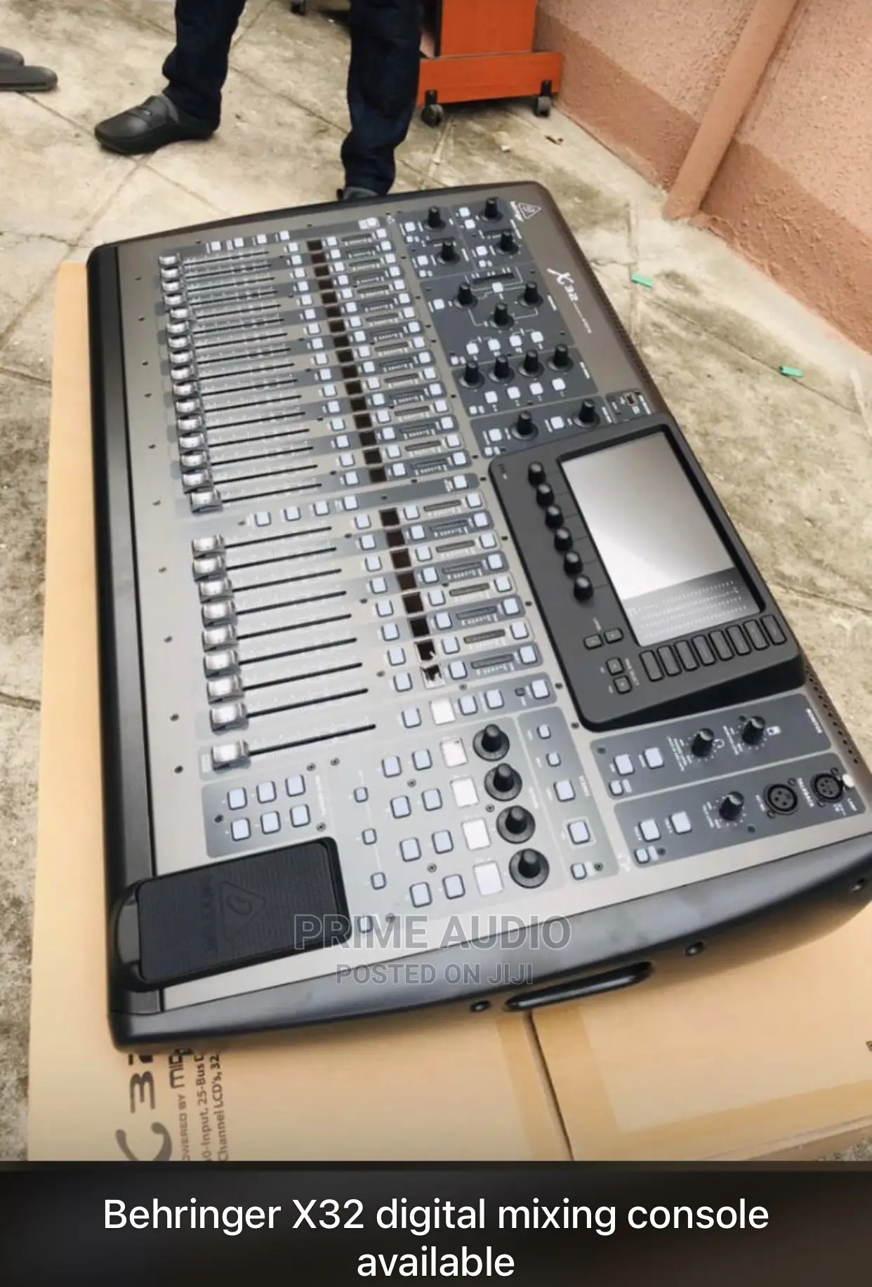Behringer X32 40-Input, 25-Bus Digital Mixing Console