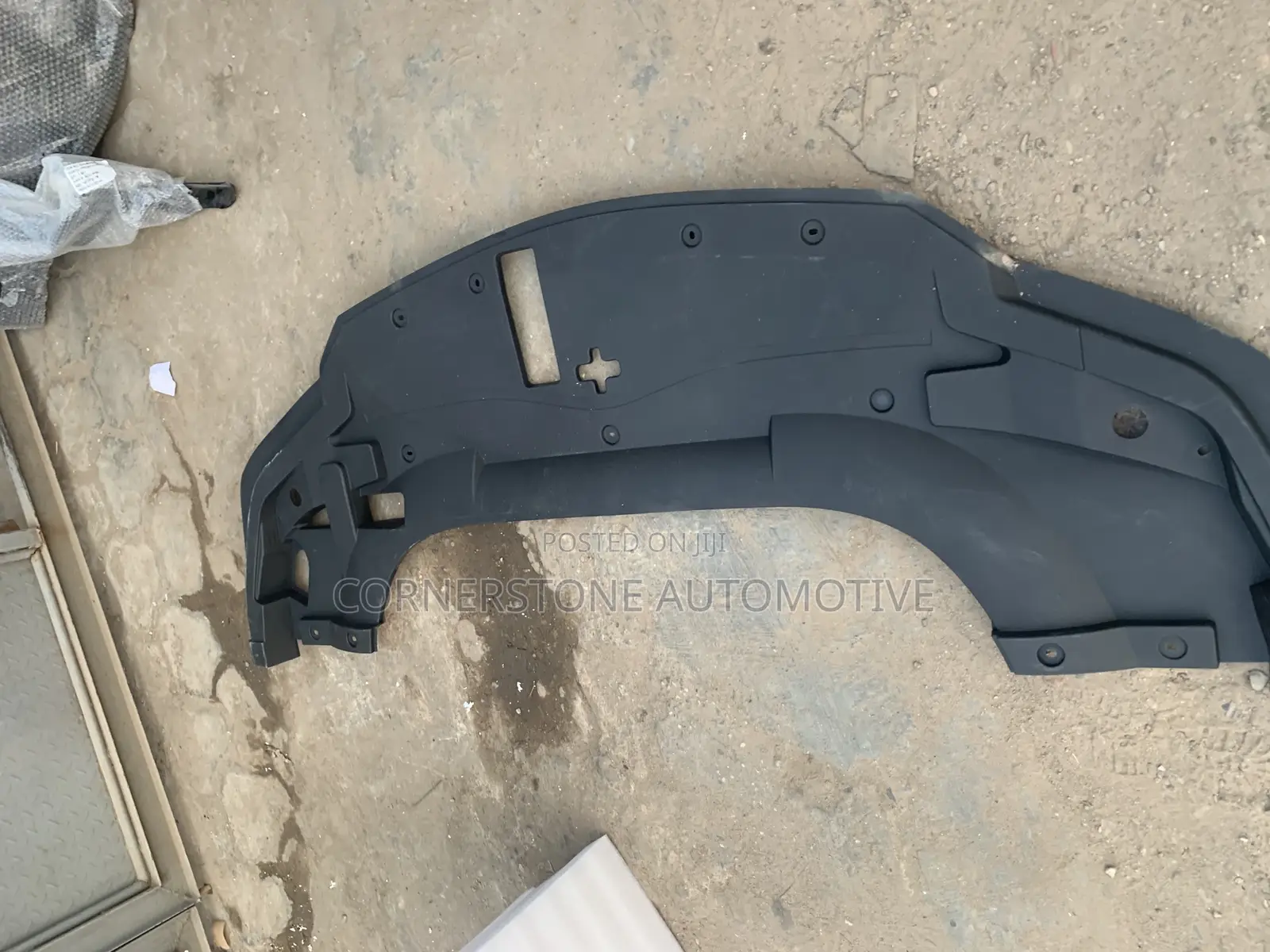 Radiator Plastic Lexus LX 570 2019