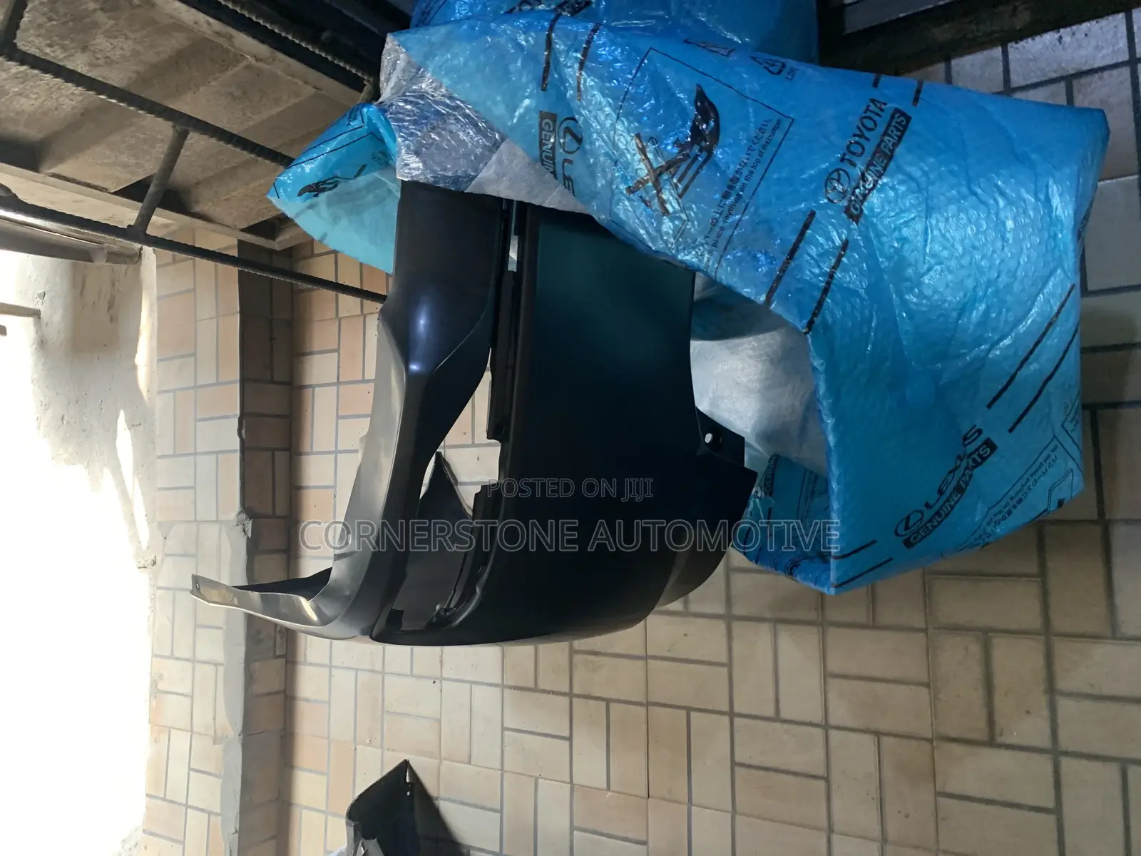 Back Bumper Avensis 2012