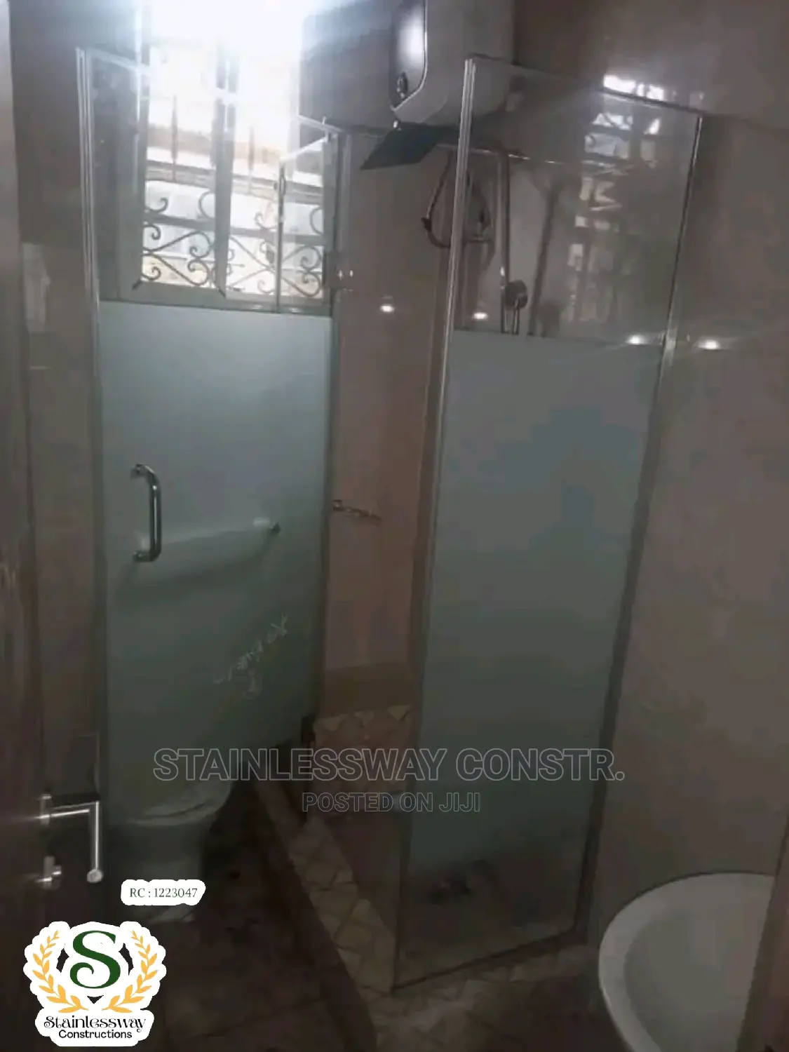 Shower Cubicle Bay