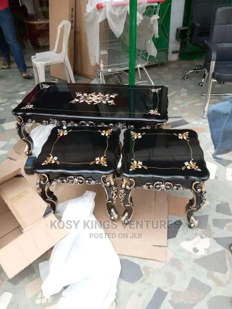 Luxurious Royal Black Set of Table