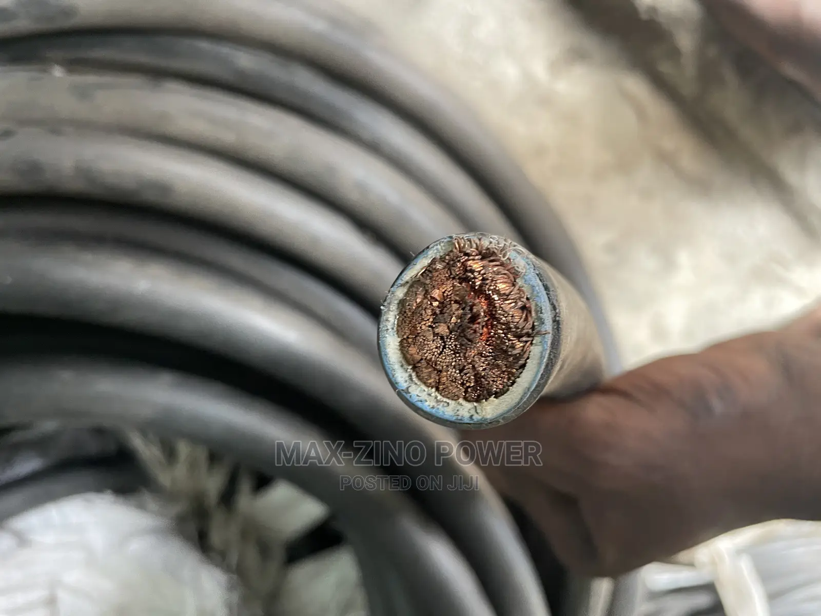 240mm X1 Core Cable Available at Affordable Price