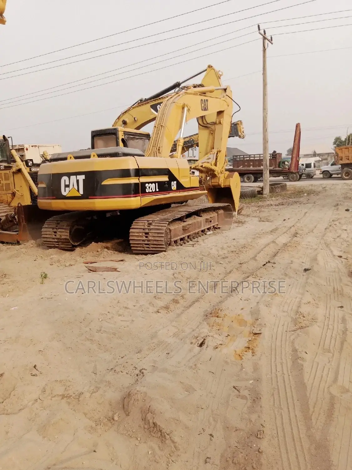 Foreign Used Caterpillar Excavator 320L