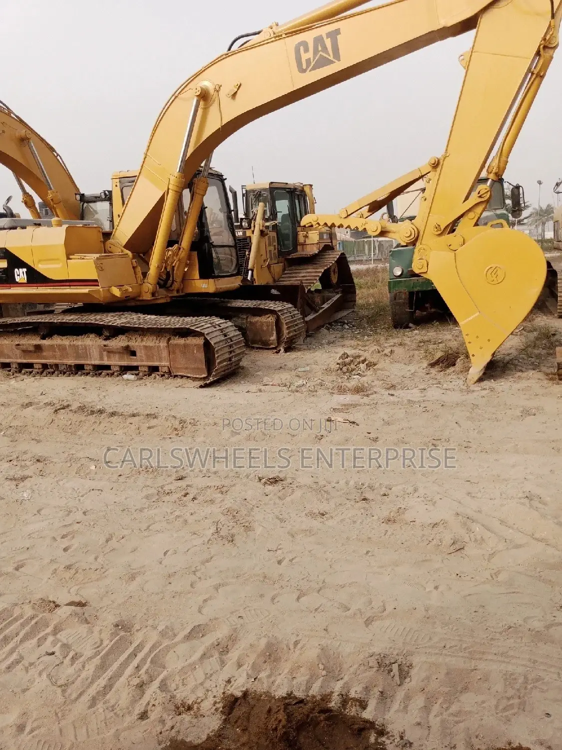 Foreign Used Caterpillar Excavator 320L