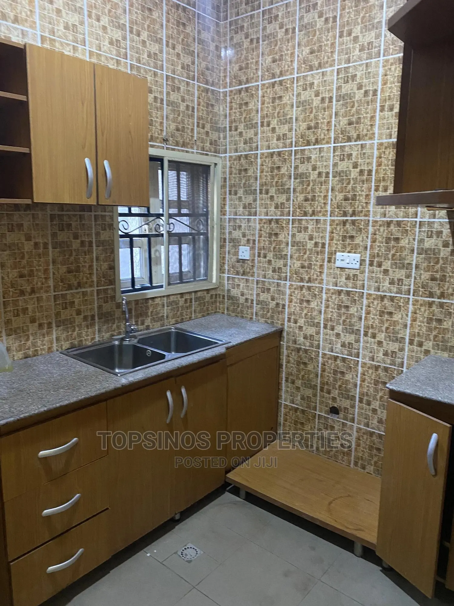 3bdrm Block of Flats in Dawaki for rent