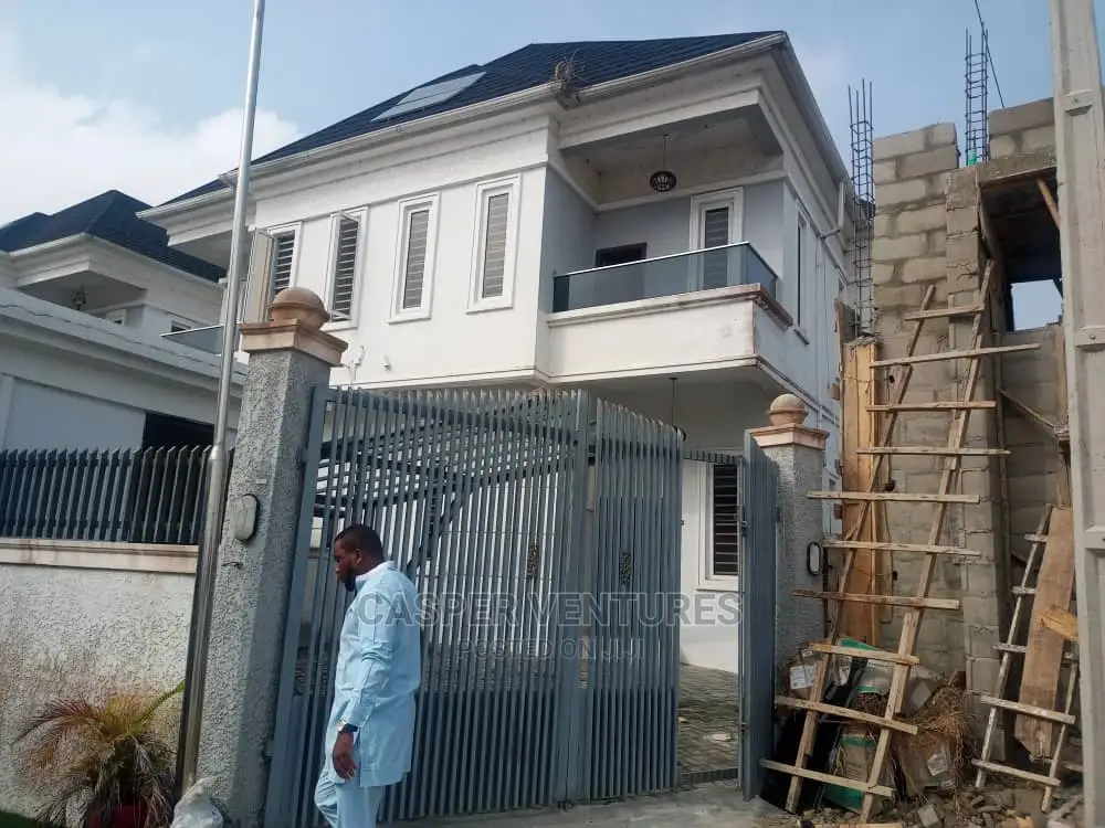 4bdrm Duplex in Dos Santos Gardens for rent