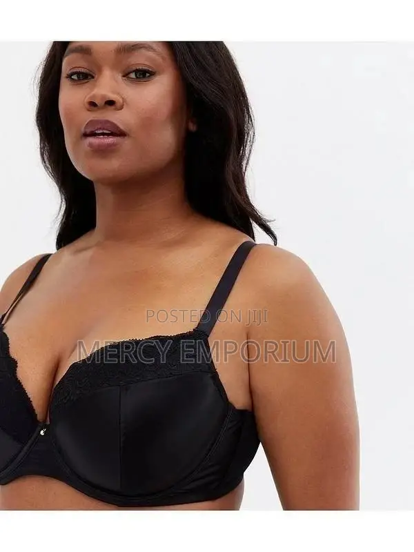 Black Bra Size 42E. Lace Padded Black Bra by New Look UK