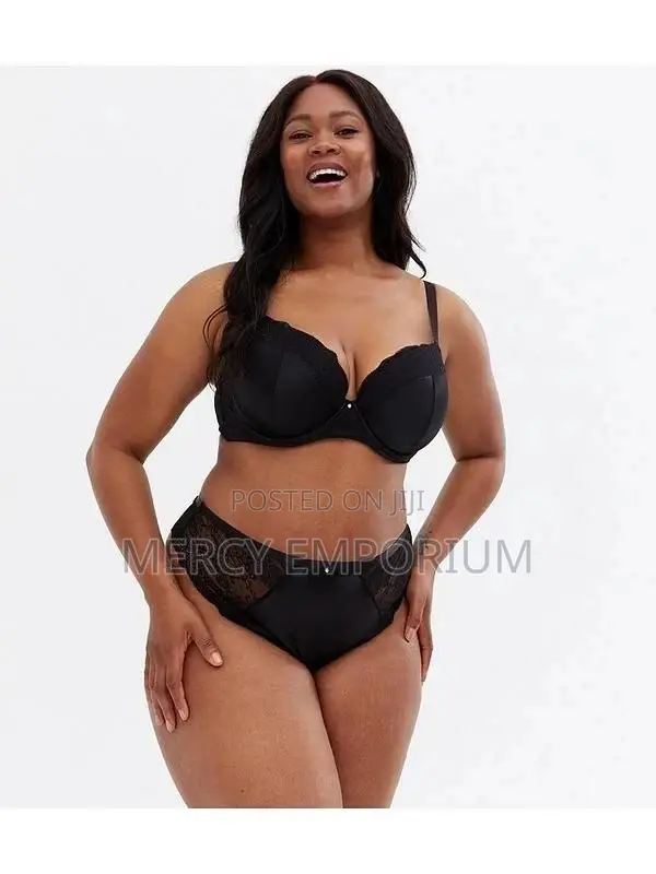Black Bra Size 42E. Lace Padded Black Bra by New Look UK