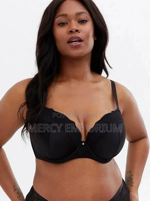 Black Bra Size 42E. Lace Padded Black Bra by New Look UK