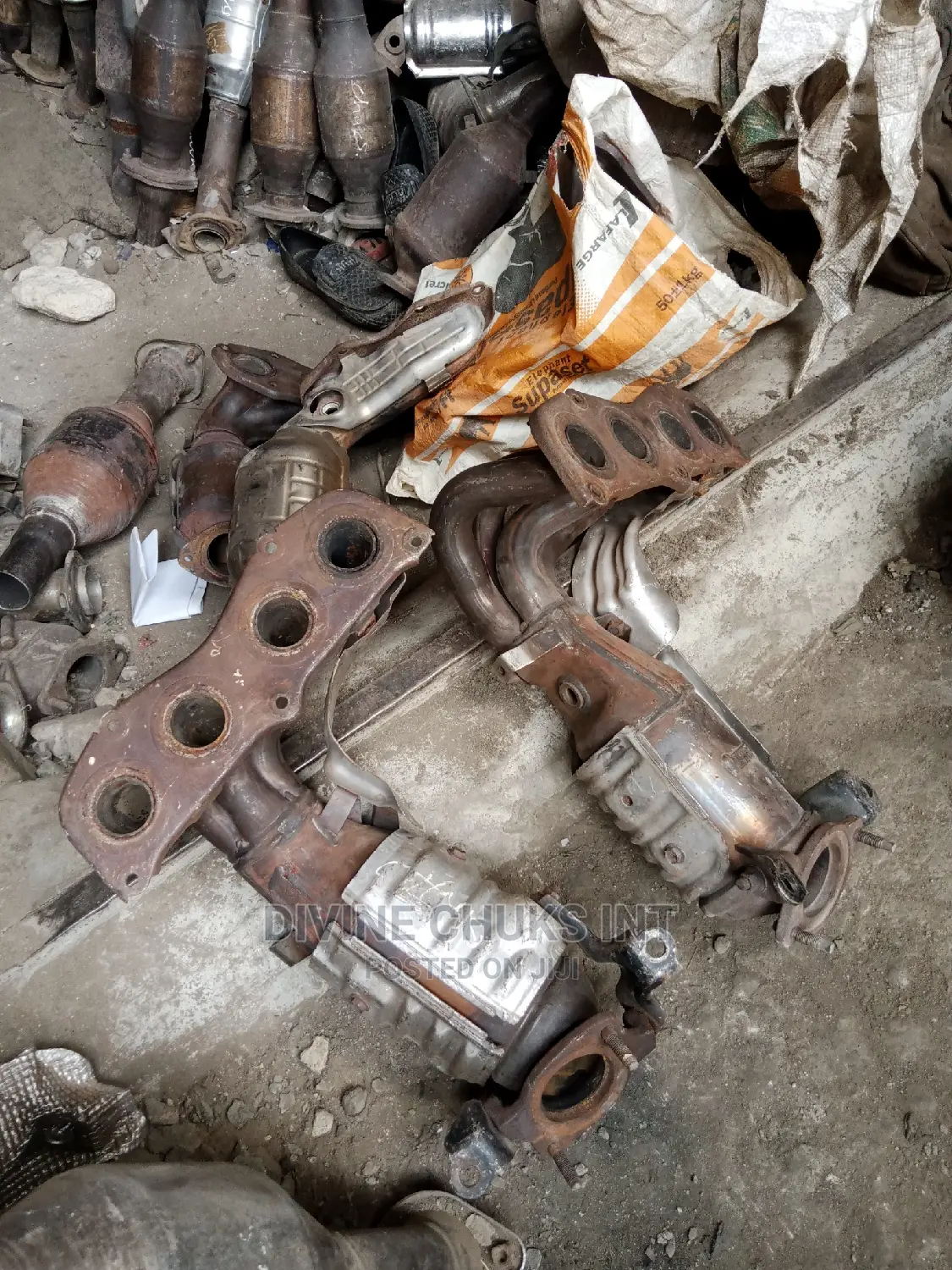 Complete Catalyst for Camry 2004, 2007 and 2012.