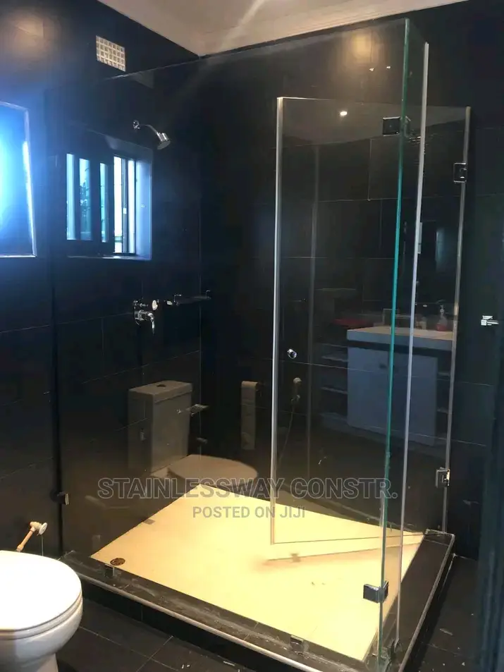 Shower Cubicle Sam