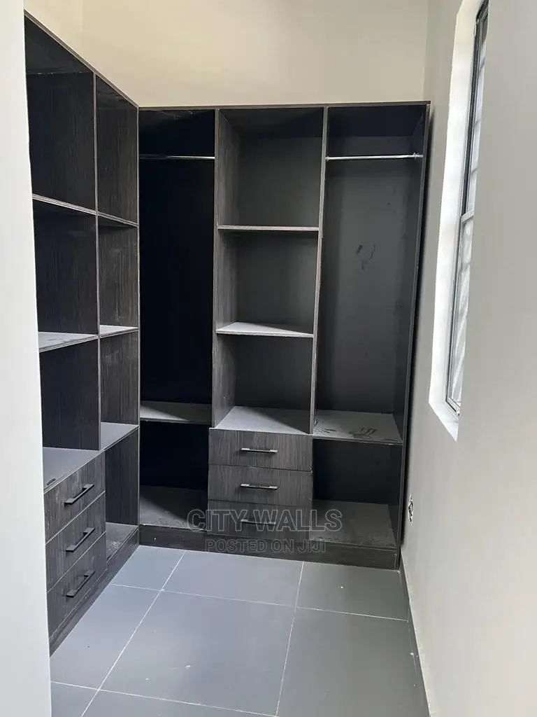 4bdrm Townhouse / Terrace in Ikate for rent
