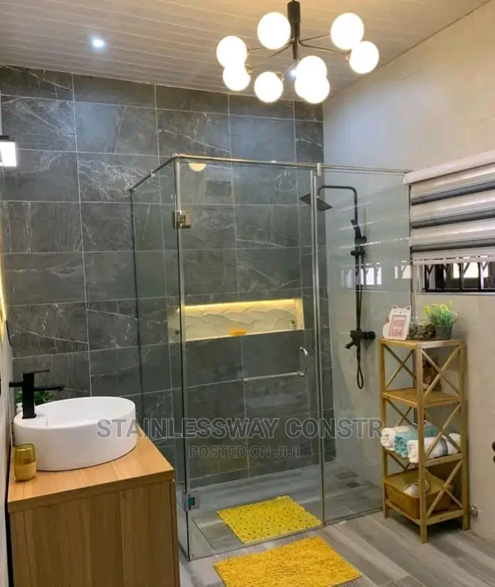 Shower Cubicle Puff